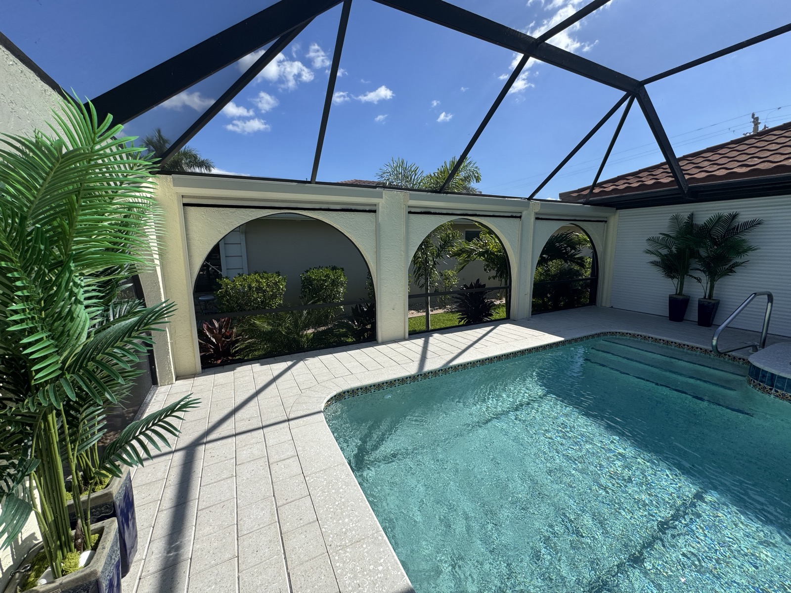 Pool cage enclosure Cat 5 Protection SWFL